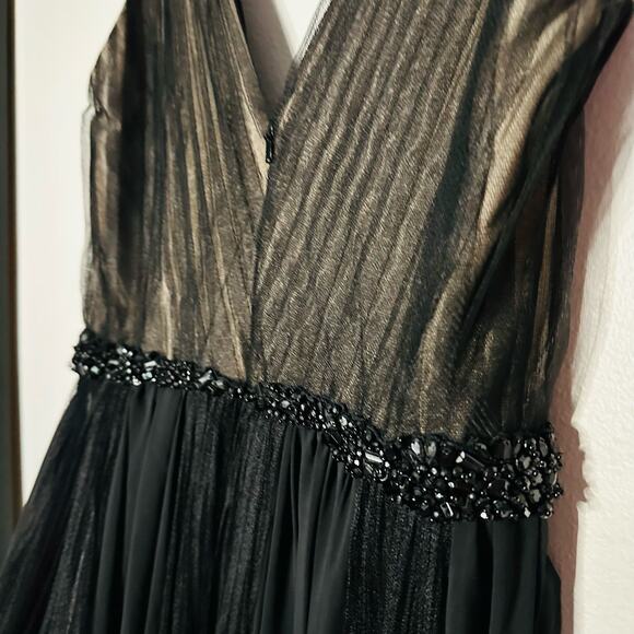 Badgley Mischka Black pleated Tulle Chiffon V-neck Gown size 2 - Picture 16 of 16